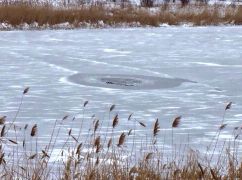 В Харьковской области водитель ГСЧС спас пенсионера, который пошел рыбачить из тонкого льда