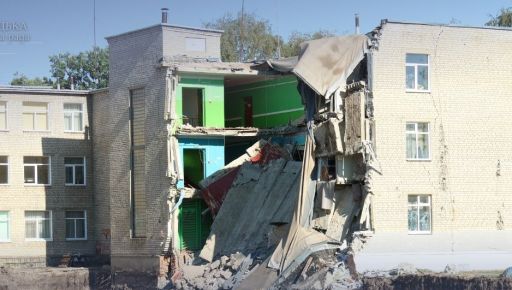 На Харьковщине упала стена лицея во время строительства укрытия
