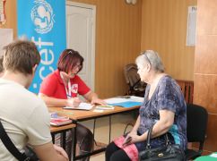 У Лозовій транзитний центр уже прийняв понад 300 людей з Донеччини