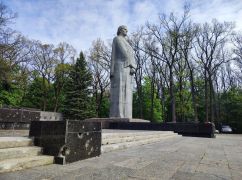 Терехов хочет оставить на Мемориале Славы "шрамы войны" с россией