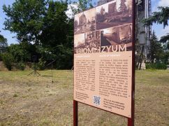 В Изюме создали мемориал на месте гибели 5 человек, в том числе беременной женщины