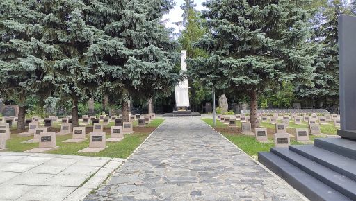 На Харківщині братські могили комуністів вилучили з переліку культурної спадщини (ДОКУМЕНТ)