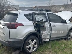 У Харкові позашляховик вилетів з дороги та врізався у стовп: Відео ДТП