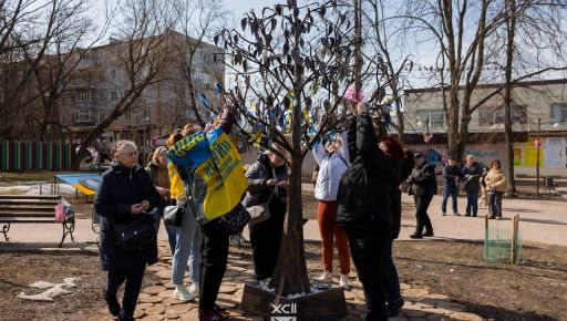 Під Харковом стався інцидент біля Дерева Надії: поліція розшукала дівчат
