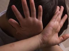 В Харьковской области мужчину осудили за сексуальное насилие над 4-летним ребенком и падчерицей