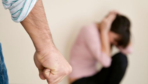 Після сварки задушив жінку та ліг спати: у Харкові чоловіка підозрюють у вбивстві