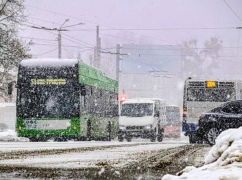 У Харкові через негоду погано ходить громадський транспорт
