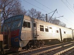 З'явилися фото з місця російської атаки на потяг у Харківській області