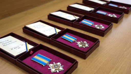 Семьям погибших нацгвардейцев вручили государственные награды