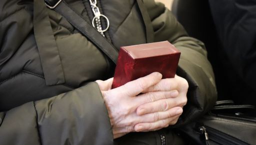 В Харьковской области семьям погибших нацгвардейцев вручили государственные награды