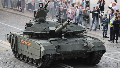 Харьковские бойцы подбили самый современный российский танк Т-90 "Прорыв": Кадры с фронта