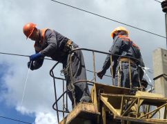 У Куп'янському районі енергетики відновили електропостачання після обстрілів