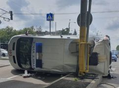 ДТП зі швидкою у Харкові: постраждало двоє людей
