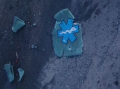 В Золочеве в результате обстрела поврежден автомобиль "скорой"