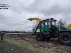 Восстанавливали линии с нуля: В Харьковской области запитали село, которое из-за обстрелов год было без света