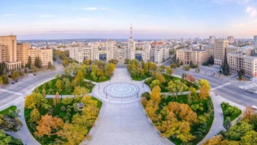 На майдані Свободи в Харкові чоловік удень заліз в авто та викрав гроші: вирок