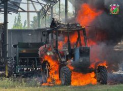 На Харківщині російський дрон атакував агропідприємство, згоріла техніка