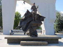 Харьковский горсовет сообщил, почему не сносят памятник Высоцкому