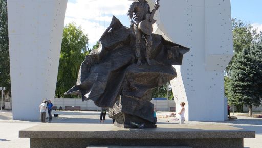 Харківська міськрада повідомила, чому не зносять пам&rsquo;ятник Висоцькому