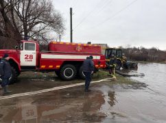 В Харьковской области подтопило улицы и дворы: фото последствий