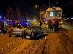 У Харкові сталася ДТП з постраждалими: фото з місця