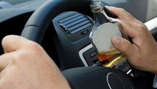 Біля Вовчанська пʼяний водій намагався підкупити поліцейських