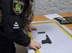 Браунінг, гвинтівка снайпера та АК: жителі Куп'янщини принесли в поліцію понад 200 одиниць зброї