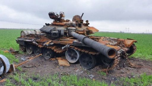 Харьковские гвардейцы уничтожили российский танк вместе с экипажем: Кадры с фронта