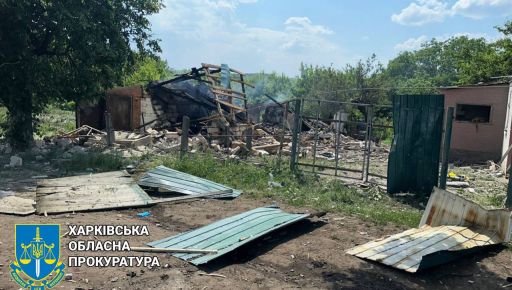 На Харківщині окупанти з артилерії убили людину, поранили - ще одну: Кадри з місця