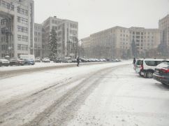 В Харькове начался мощный снегопад: Дороги чистят с опозданием