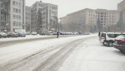 В Харькове начался мощный снегопад: Дороги чистят с опозданием