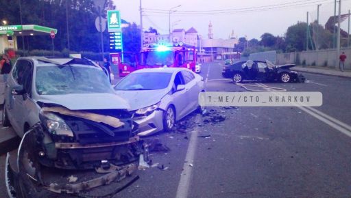 На Клочковской в Харькове разбились три авто: Травмированы три человека