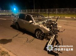 У Харкові машина влетіла у стовп: Водій помер у лікарні