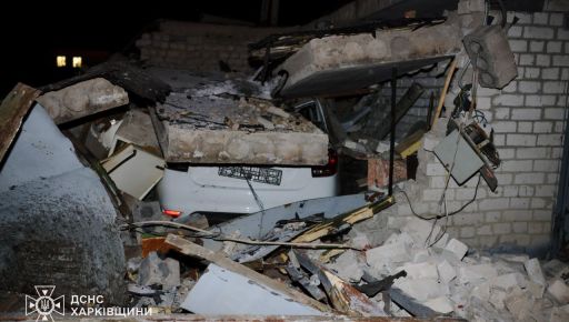Спасатели показали последствия обстрела гаражного кооператива в Харькове 9 января