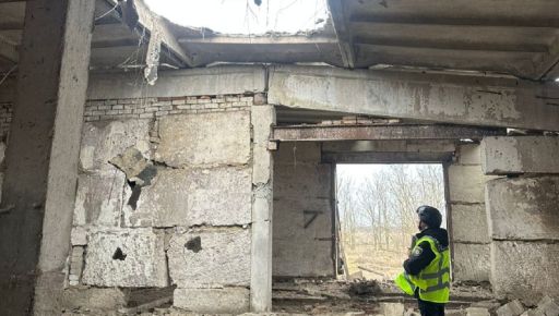 Армия РФ обстреляла коровник в Харьковской области: кадры разрушений