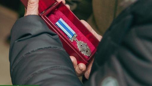 В Харьковской области матерям погибших героев вручили посмертные награды сыновей