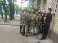 У Харкові чоловік утримував у квартирі двох жінок із ножем: їх звільнили спецпризначенці