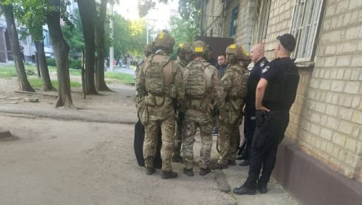 У Харкові чоловік утримував у квартирі двох жінок із ножем: їх звільнили спецпризначенці