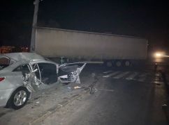 У Харкові зіткнулися вантажівка й легковик: У поліції розповіли про постраждалих
