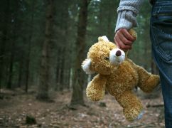 В Харьковской области исчезла 14-летняя девочка: приметы