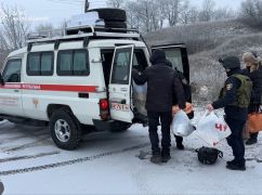 На Харківщині рятувальники евакуювали жінку з-під обстрілів на броньовику: кадри порятунку