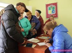 Мешканці прикордонного села на Харківщині вперше від початку війни отримали пенсії готівкою