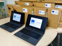 Школярі Харківщини отримали понад 3,5 тисячі ноутбуків від ЮНІСЕФ