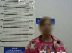 Угрожала пистолетом и избила: В Харькове женщина силой забрала долг у знакомой