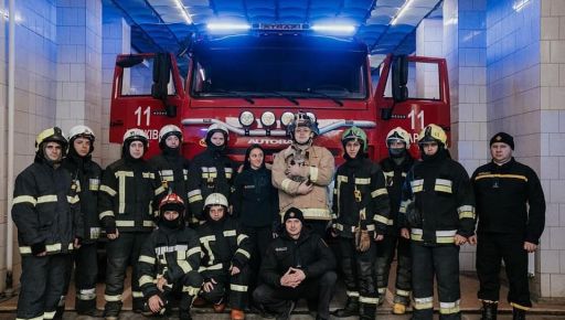 Харківський кіт-блогер Степан завітав до рятувальників