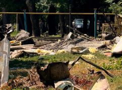 На Харьковщине полицейский спас ребенка во время повторного обстрела РФ: его мать погибла, а отец исчез на войне