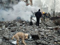 Ракетный удар по Харькову: Как продвигаются работы на месте попадания (ФОТОРЕПОРТАЖ)
