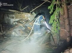 Ночной обстрел Старого Салтова в Харьковской области: спасатели показали последствия российской атаки