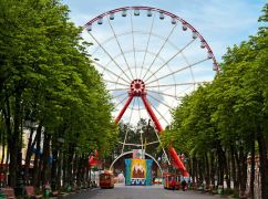 У Харкові суд призначив покарання злочинцю, який викрав скульптуру собаки у Центральному парку