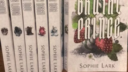 Харківське видавництво знищило 30 тис. книг американської письменниці, яка романтизувала росіян